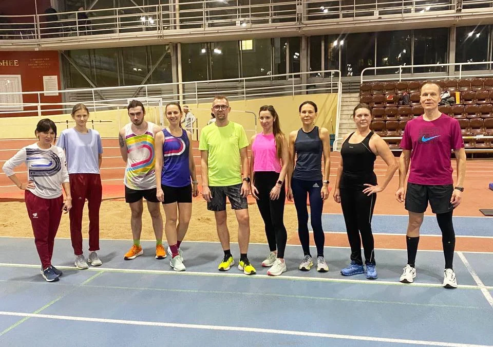 Тренировки по бегу зимой: как построить базу для летнего сезона